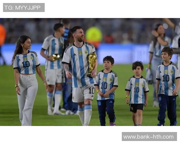 足球脱裤子视频引发热议球迷反应不一引发社交媒体热潮